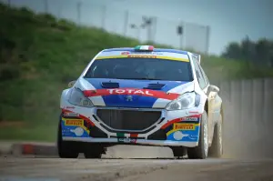 Peugeot 208 R5 e R2: test su sterrato