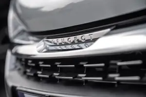 Peugeot 208 Signature - 8