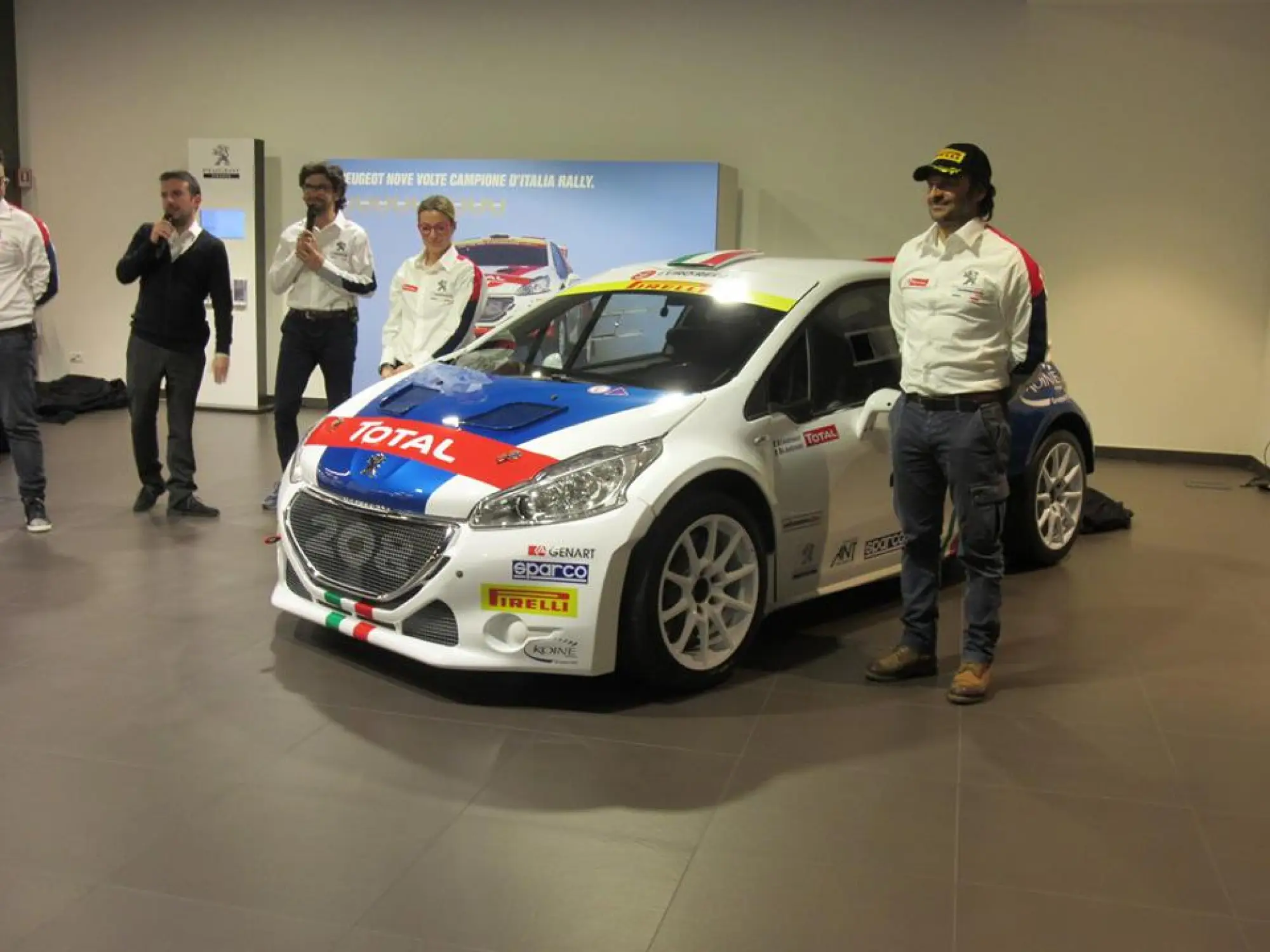 Peugeot 208 T16 2016 - 11