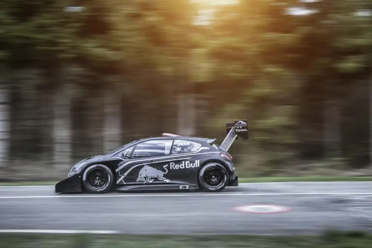 Peugeot 208 T16 Pikes Peak - 27