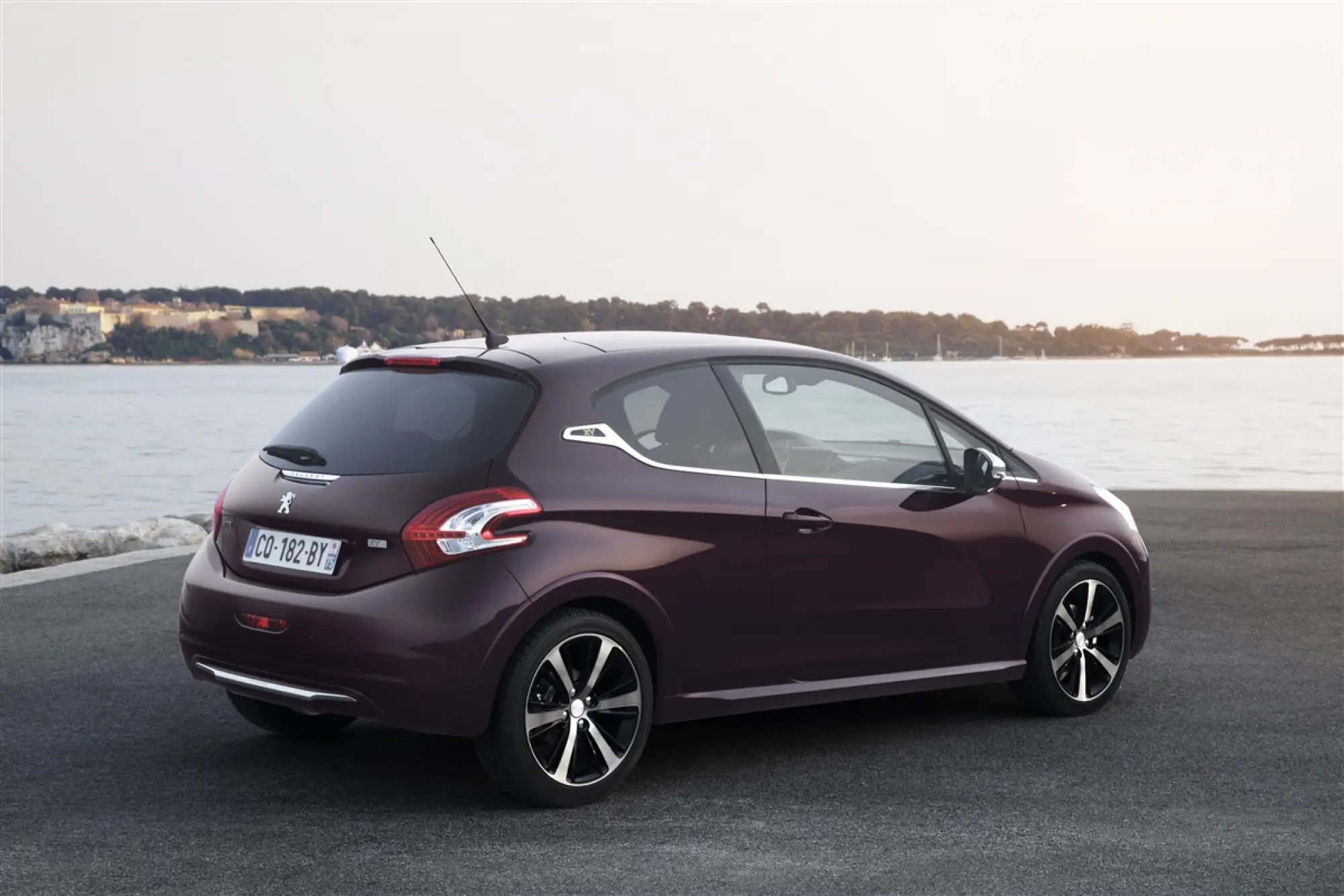 Peugeot 208 XY 2013 - 3