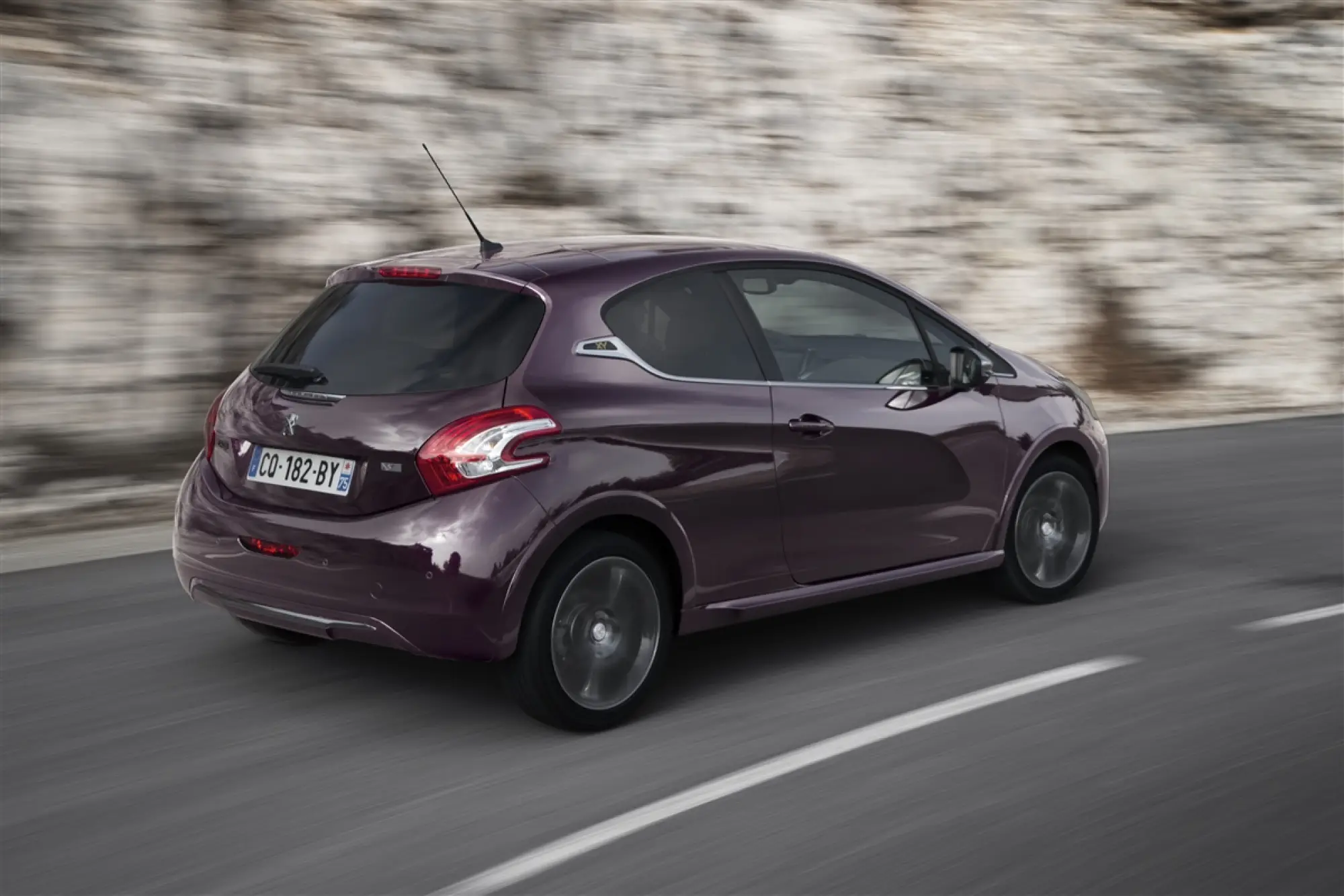 Peugeot 208 XY 2013 - 8