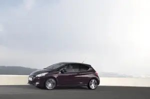 Peugeot 208 XY Purple Night - 4