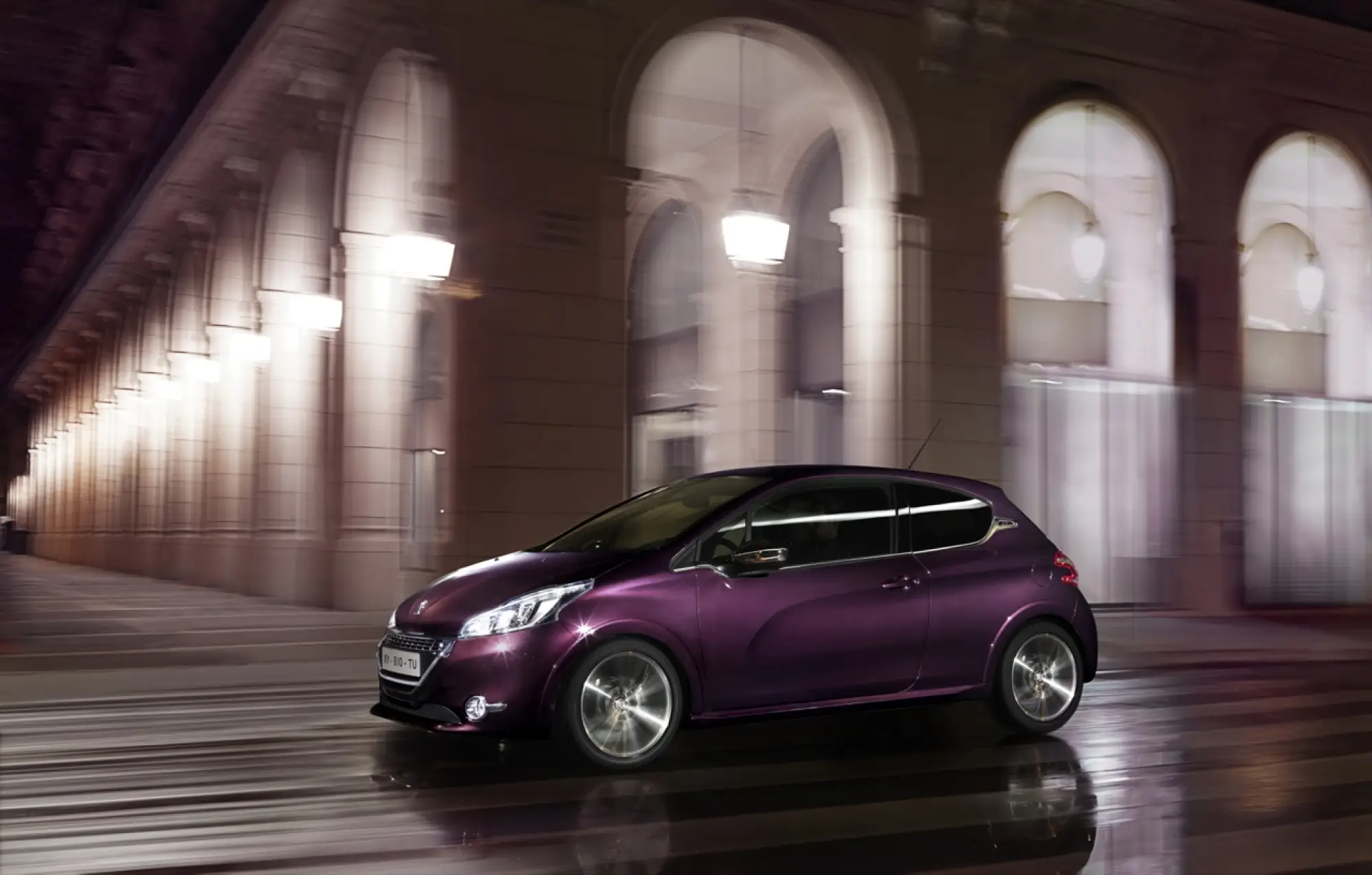 Peugeot 208 XY Purple Night - 11