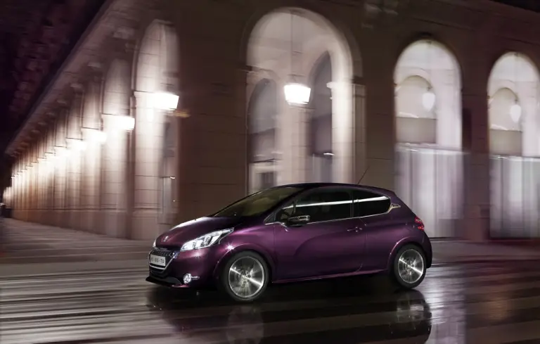 Peugeot 208 XY Purple Night - 11
