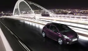 Peugeot 208 XY Purple Night - 12