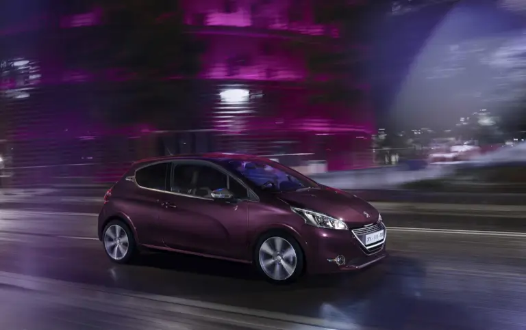 Peugeot 208 XY Purple Night - 13