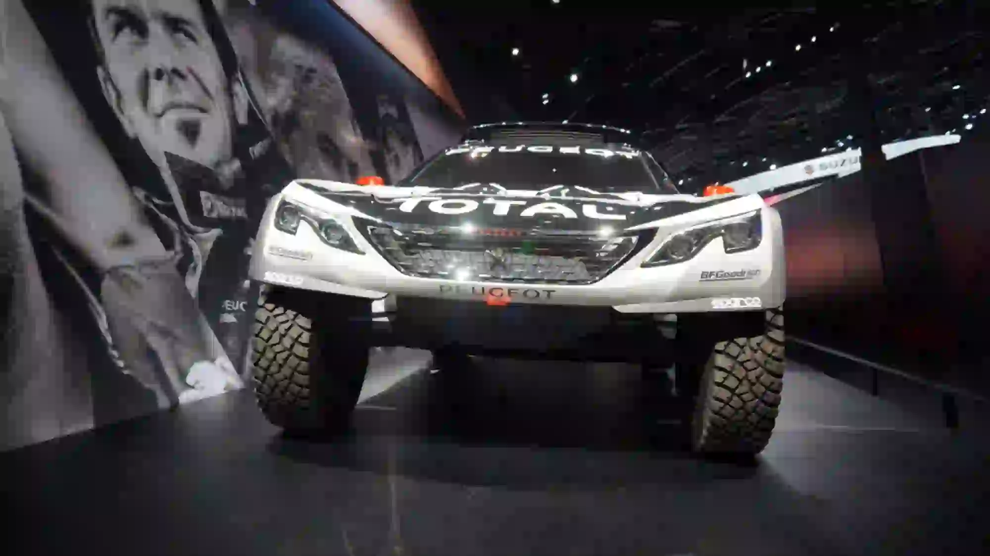 Peugeot 3008 DKR - Salone di Parigi 2016 - 1