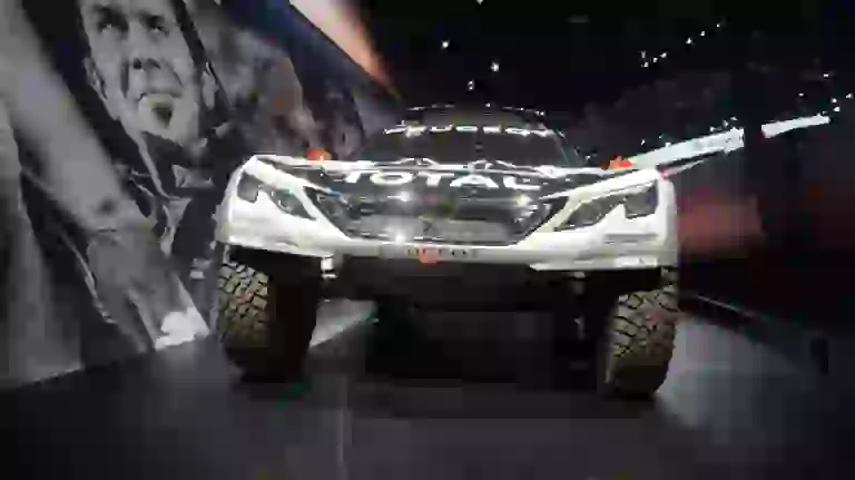 Peugeot 3008 DKR - Salone di Parigi 2016 - 1