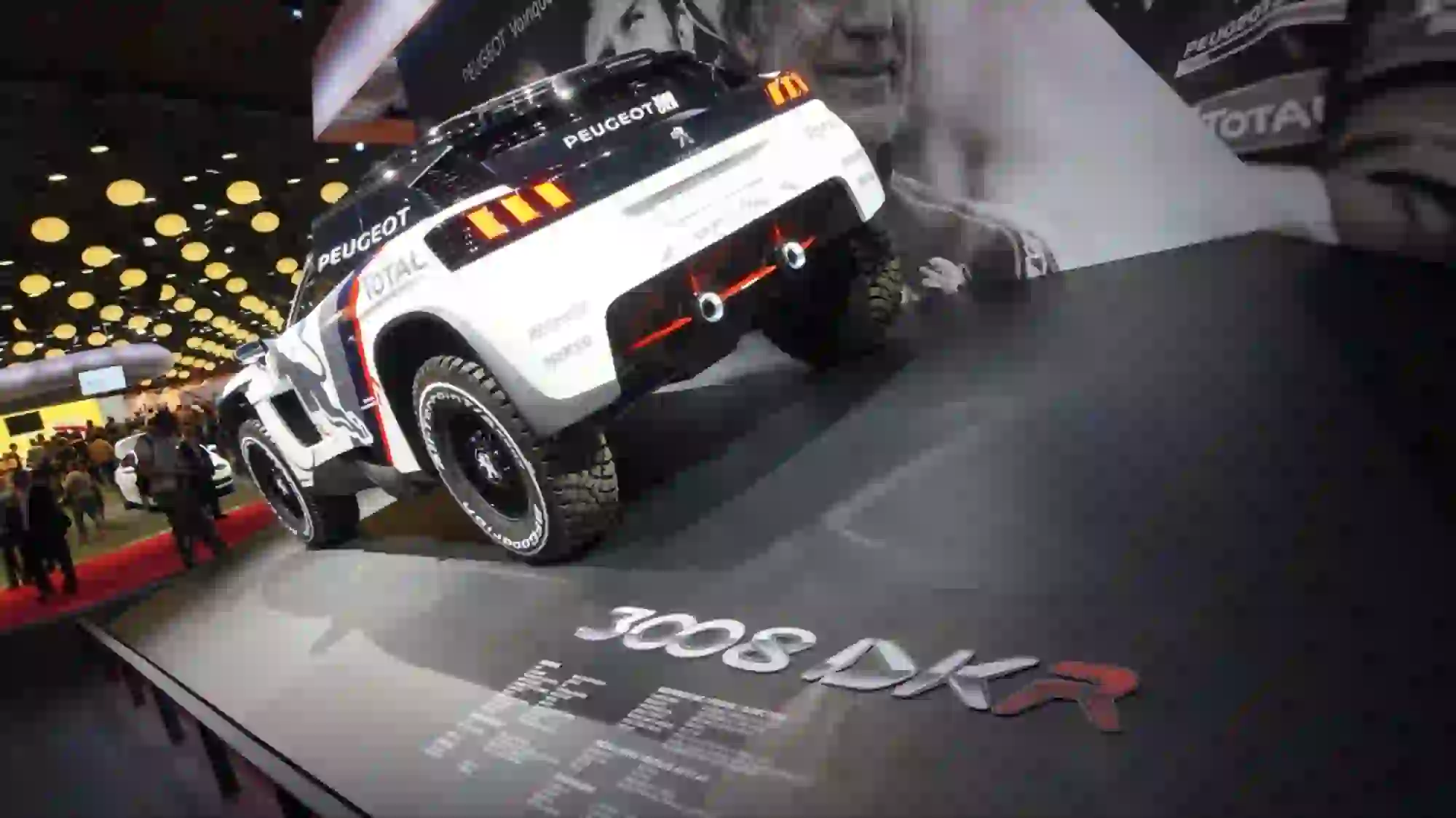 Peugeot 3008 DKR - Salone di Parigi 2016 - 8