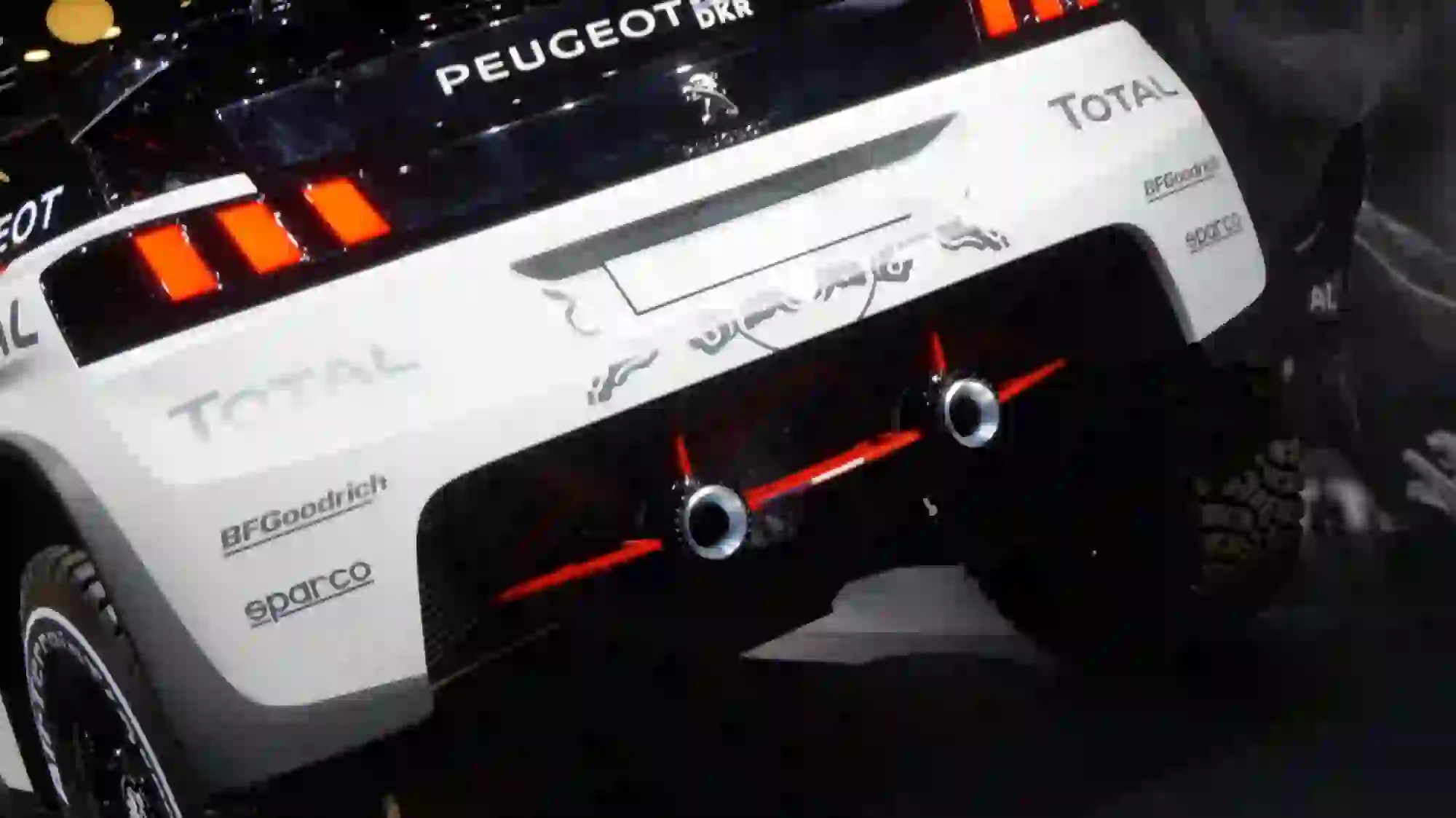 Peugeot 3008 DKR - Salone di Parigi 2016 - 11