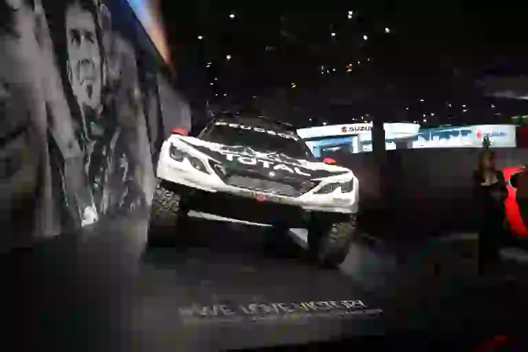 Peugeot 3008 DKR - Salone di Parigi 2016 - 17