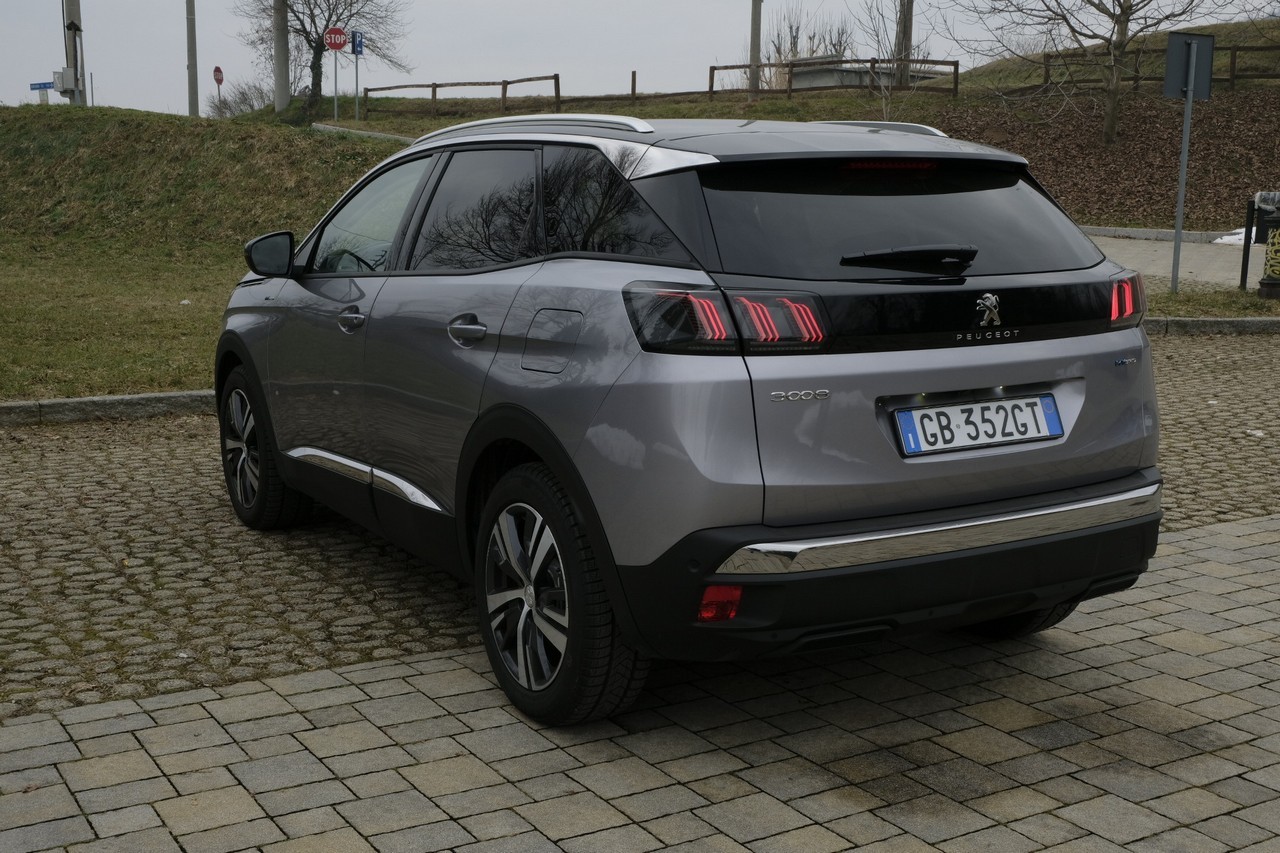 Peugeot 3008 Hybrid 225 e-EAT8 2021