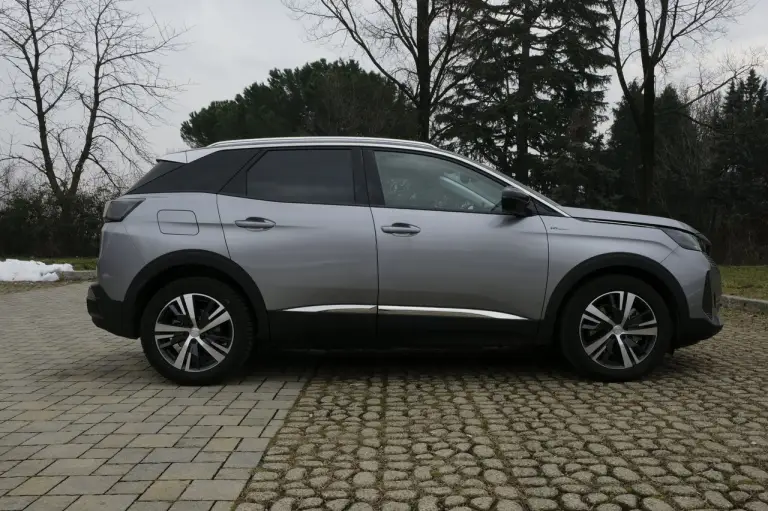 Peugeot 3008 Hybrid 225 e-EAT8 2021 - 14