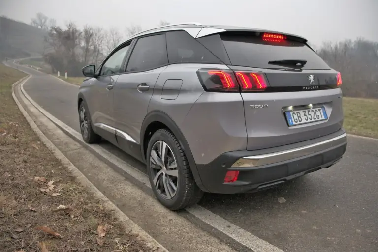 Peugeot 3008 Hybrid 225 e-EAT8 2021 - 11