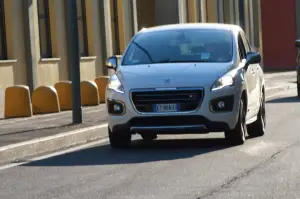 Peugeot 3008 HYbrid4: prova su strada