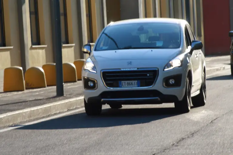 Peugeot 3008 HYbrid4: prova su strada - 5