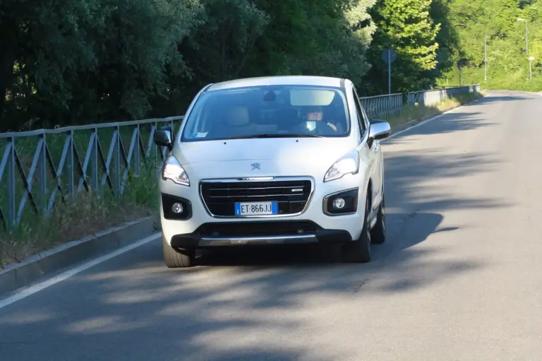 Peugeot 3008 HYbrid4: prova su strada - 8