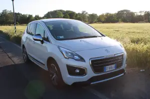 Peugeot 3008 HYbrid4: prova su strada