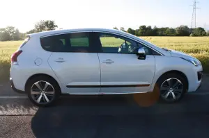 Peugeot 3008 HYbrid4: prova su strada