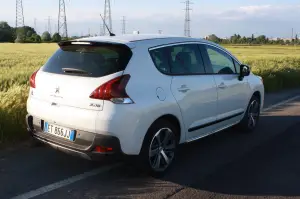 Peugeot 3008 HYbrid4: prova su strada