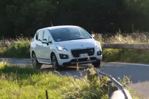 Peugeot 3008 HYbrid4: prova su strada