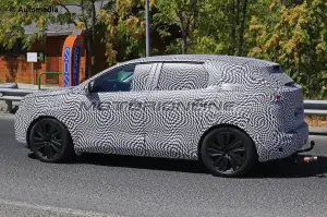 Peugeot 3008 MY 2016 - Foto spia 27-08-2015 - 5