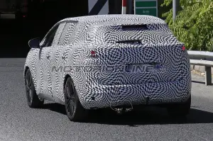 Peugeot 3008 MY 2016 - Foto spia 27-08-2015 - 8