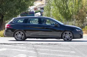 Peugeot 308 2017 - Foto spia 20-09-2016 - 12