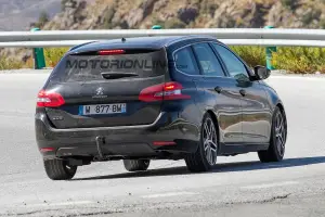 Peugeot 308 2017 - Foto spia 20-09-2016 - 16