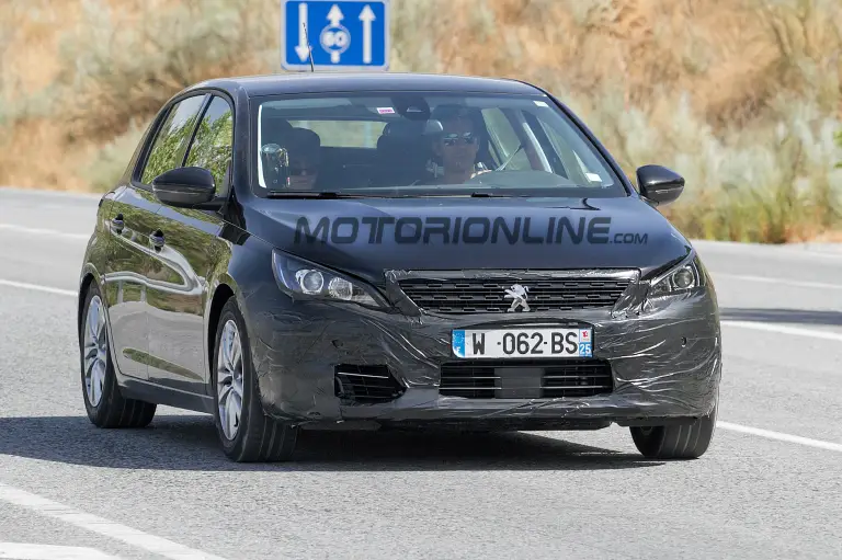 Peugeot 308 2017 - Foto spia 20-09-2016 - 1