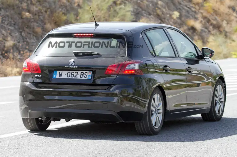 Peugeot 308 2017 - Foto spia 20-09-2016 - 5