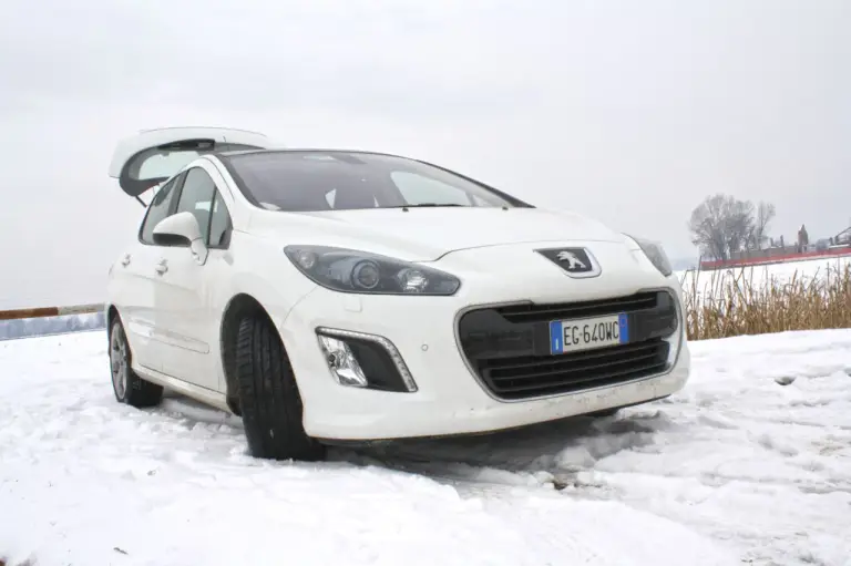 Peugeot 308 e-HDi Prova su Strada - 2