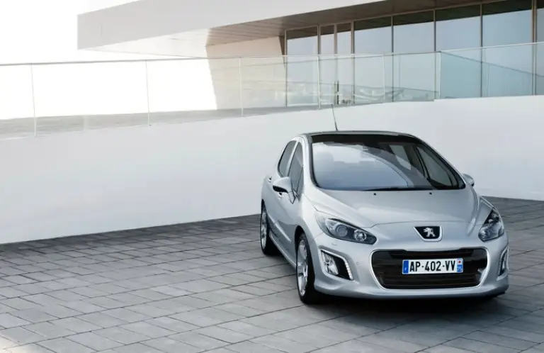 Peugeot 308 facelift 2011 - 4