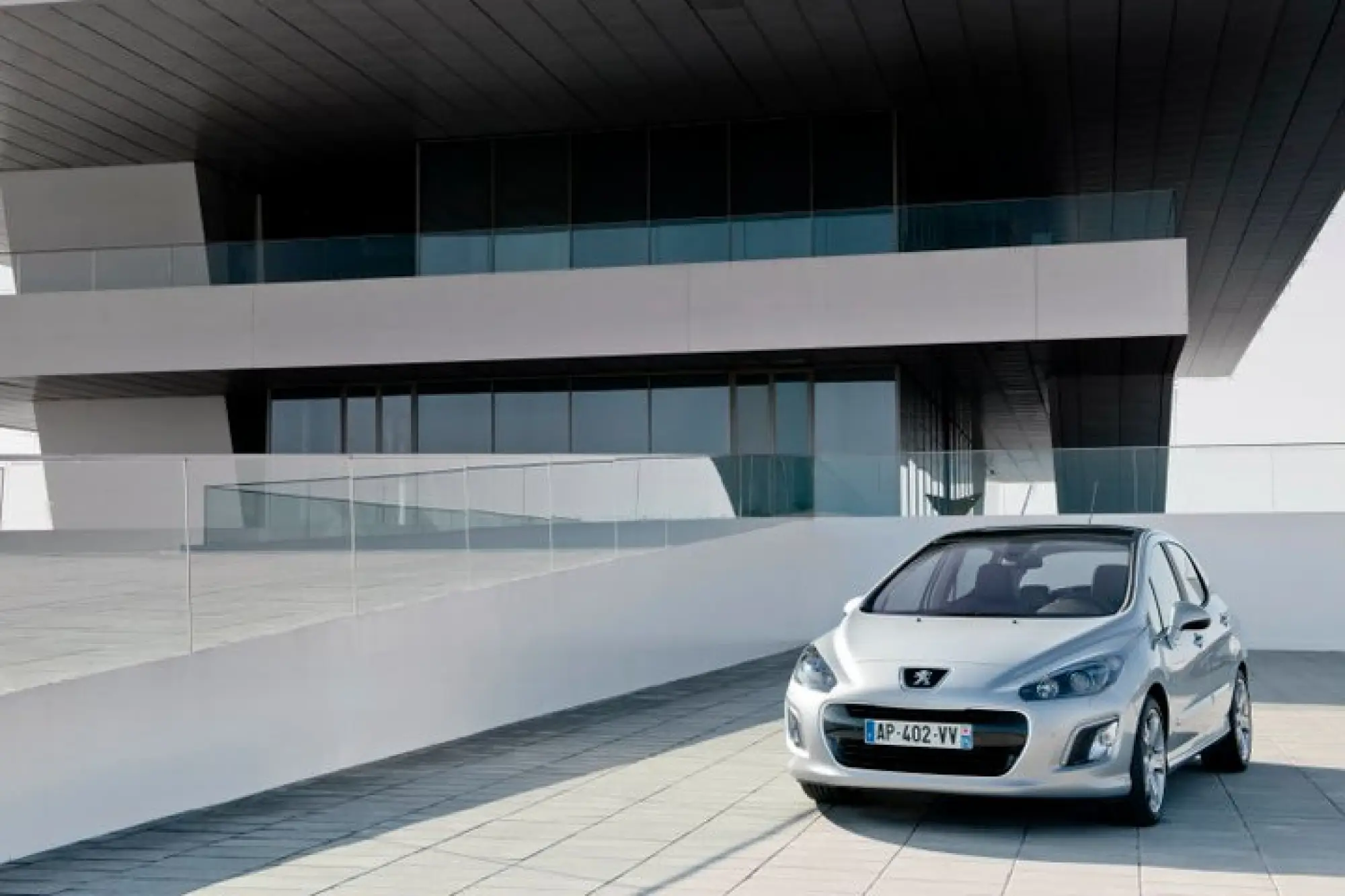 Peugeot 308 facelift 2011 - 12