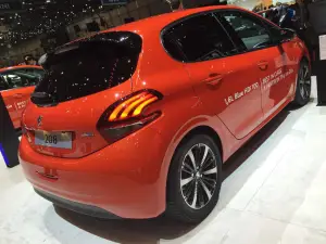 Peugeot 208 Facelift - Salone di Ginevra 2015