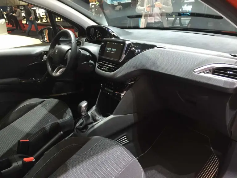 Peugeot 208 Facelift - Salone di Ginevra 2015 - 8