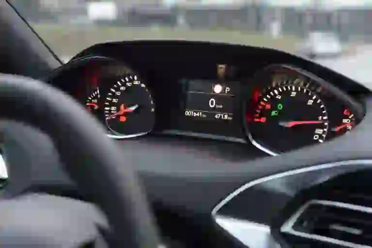 Peugeot 308 GT MY 2018  - 8