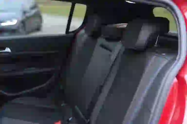 Peugeot 308 GT MY 2018  - 11