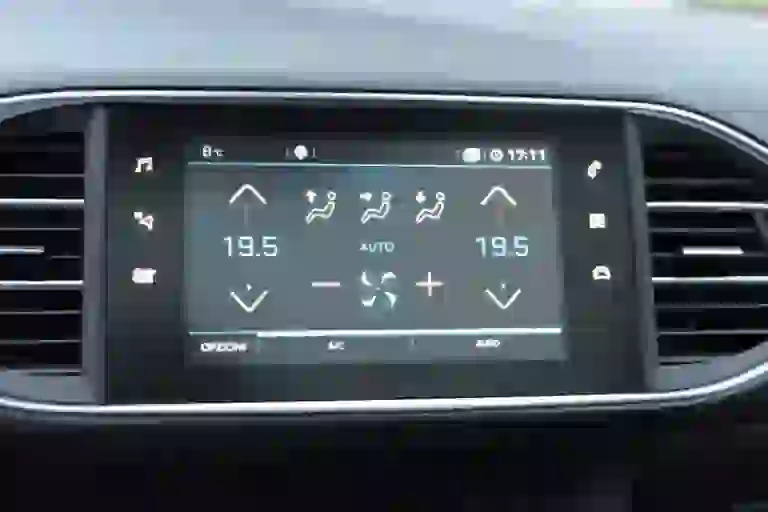 Peugeot 308 GT MY 2018  - 13