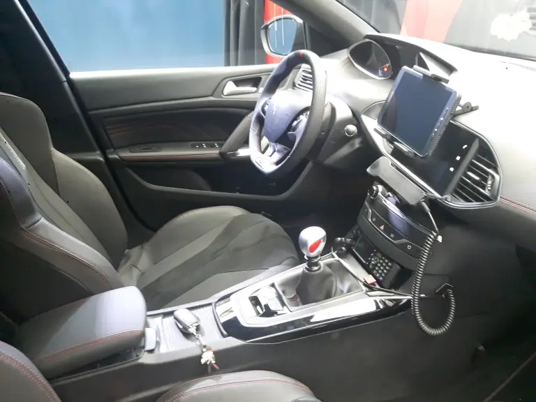 Peugeot 308 GTi Arma dei Carabinieri - 18