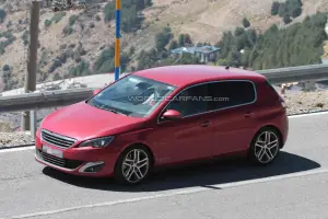 Peugeot 308 GTI - foto spia (agosto 2014)