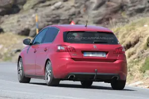 Peugeot 308 GTI - foto spia (agosto 2014)