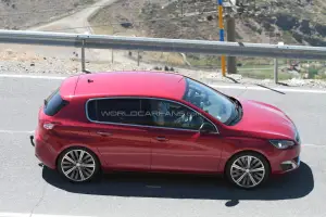 Peugeot 308 GTI - foto spia (agosto 2014)