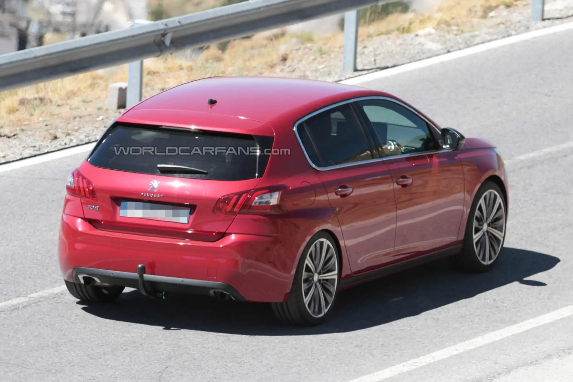 Peugeot 308 GTI - foto spia (agosto 2014) - 7