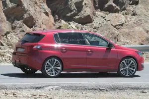 Peugeot 308 GTI - foto spia (agosto 2014)