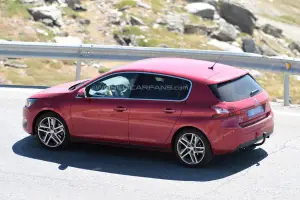 Peugeot 308 GTI - foto spia (agosto 2014)