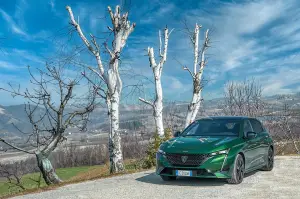 Peugeot 308 Hybrid Langhe, Monferrato e Roero - Foto