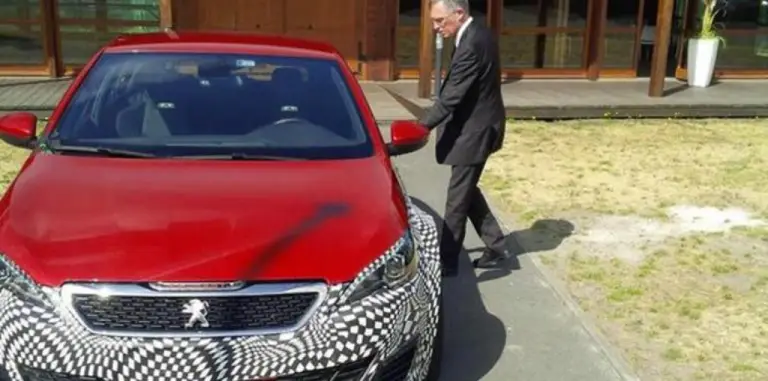 Peugeot 308 R HYbrid - modello test - 2