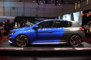 Peugeot 308 R Hybrid - Salone di Ginevra 2016